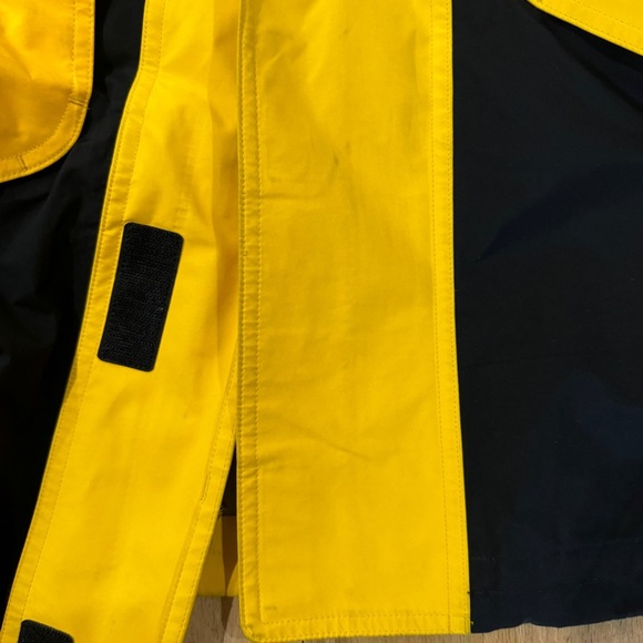 Nike Men's rare Nike ACG Gore-tex Waterproof Zipper Hooded lightweight jacket - Picture 8 of 13